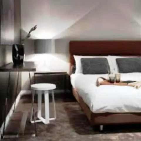The York Canberra 0*,
